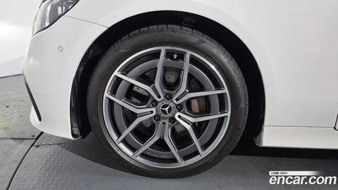 Mercedes-Benz E-Class 2023