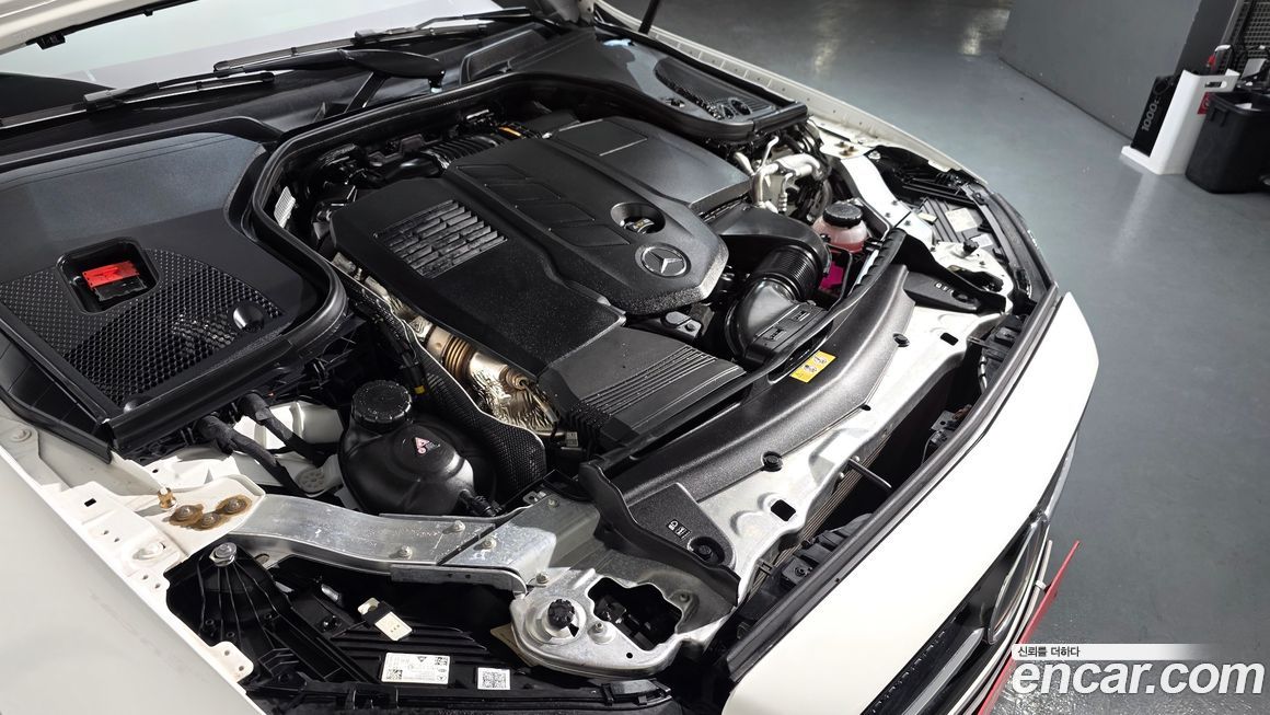 Mercedes-Benz E-Class 2023