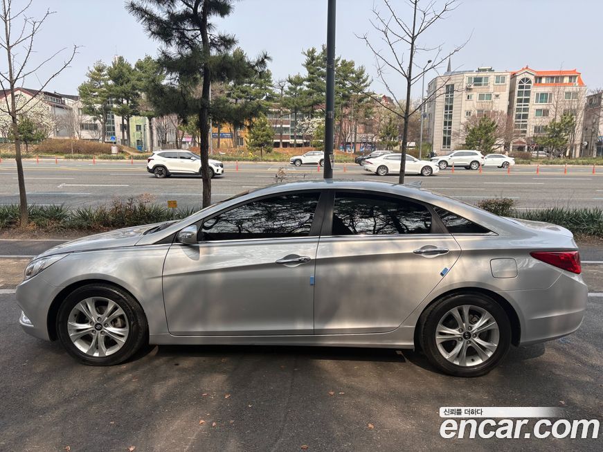 Hyundai Sonata 2010