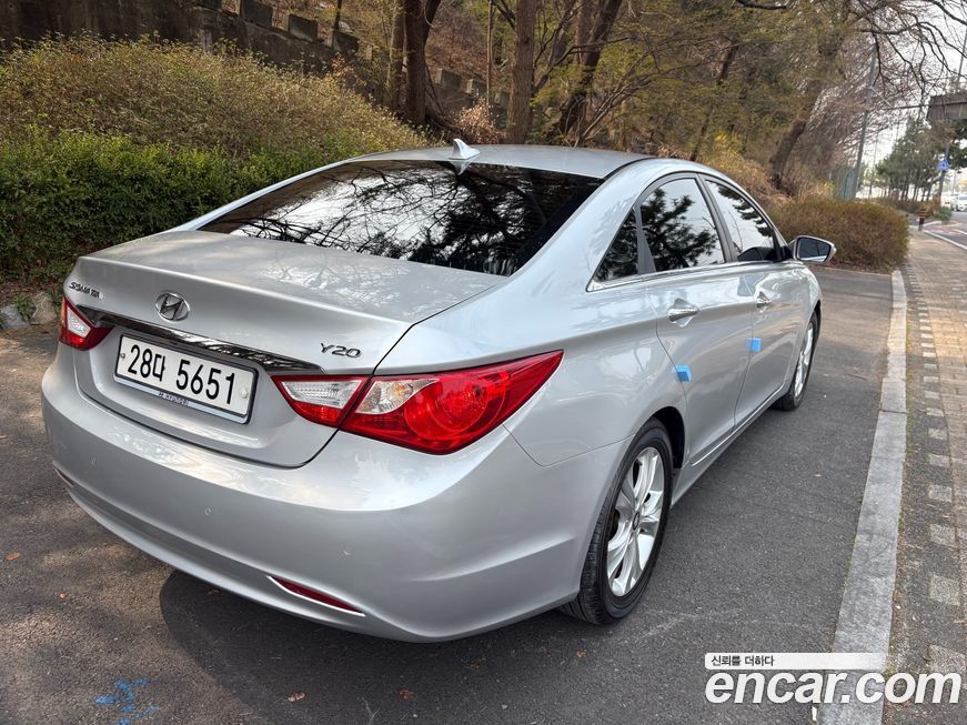 Hyundai Sonata 2010
