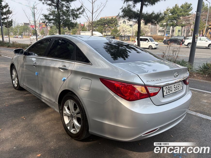 Hyundai Sonata 2010