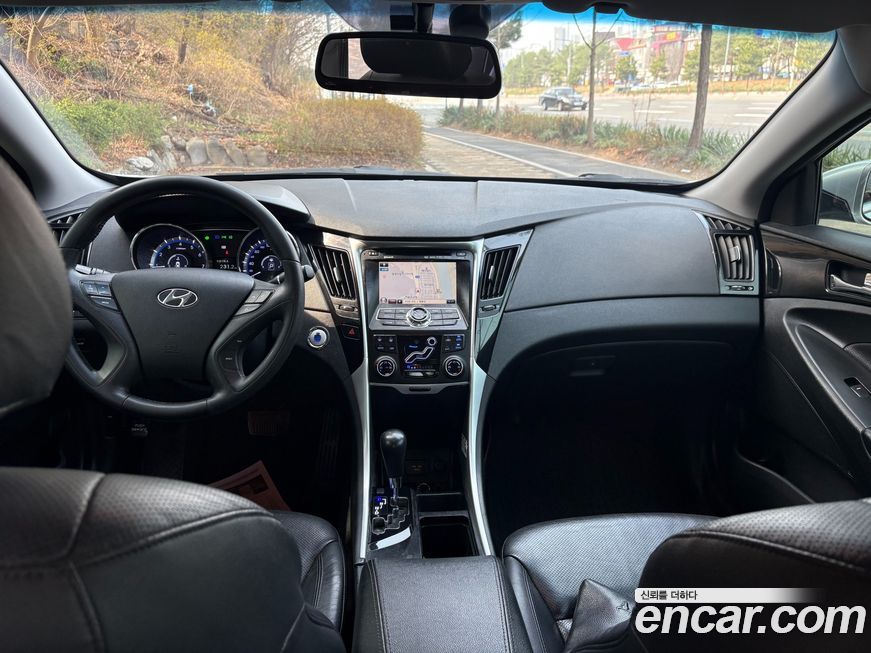 Hyundai Sonata 2010