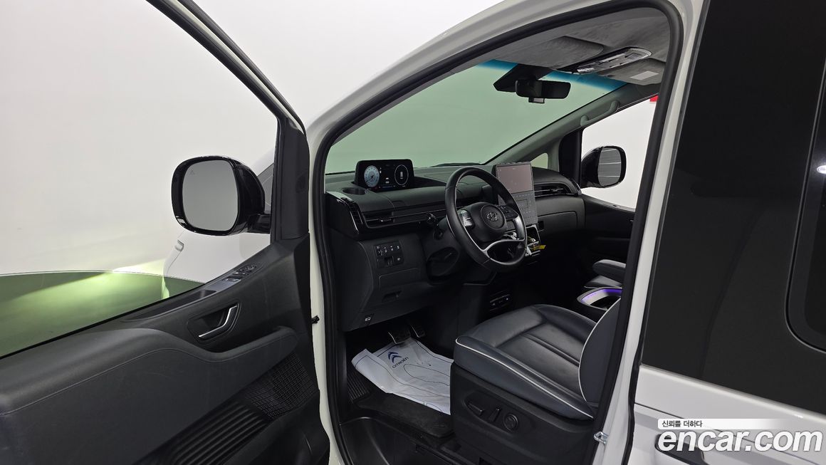 Hyundai Staria 2023