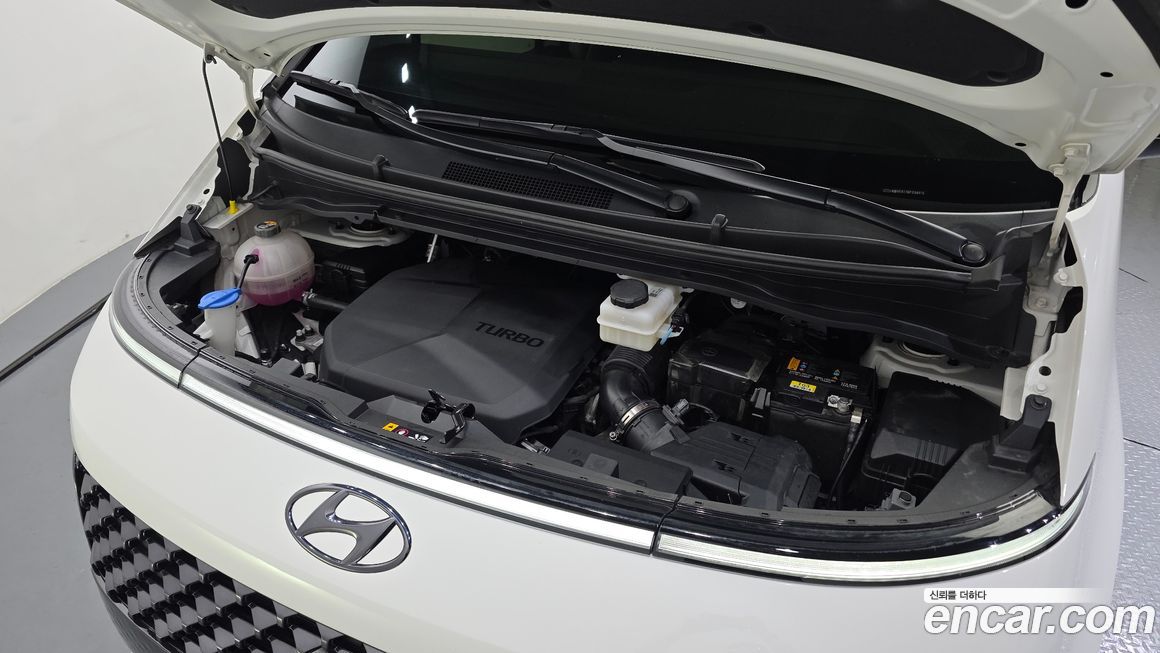 Hyundai Staria 2023