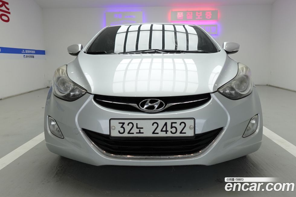 Hyundai AVANTE 2011