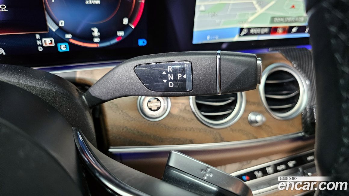 Mercedes-Benz E-Class 2022