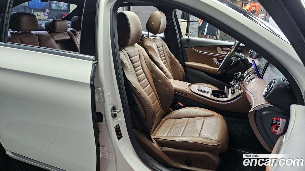 Mercedes-Benz E-Class 2022