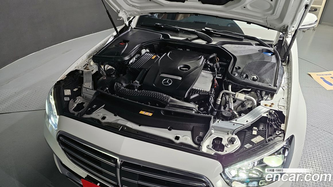 Mercedes-Benz E-Class 2022