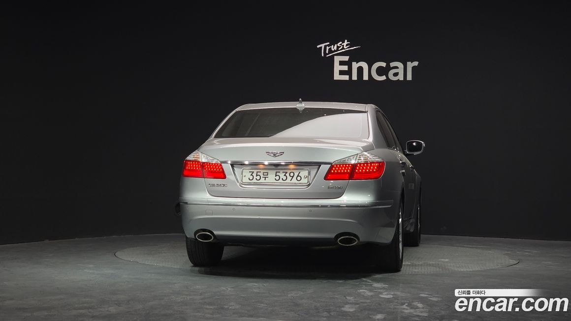 Hyundai Genesis 2010