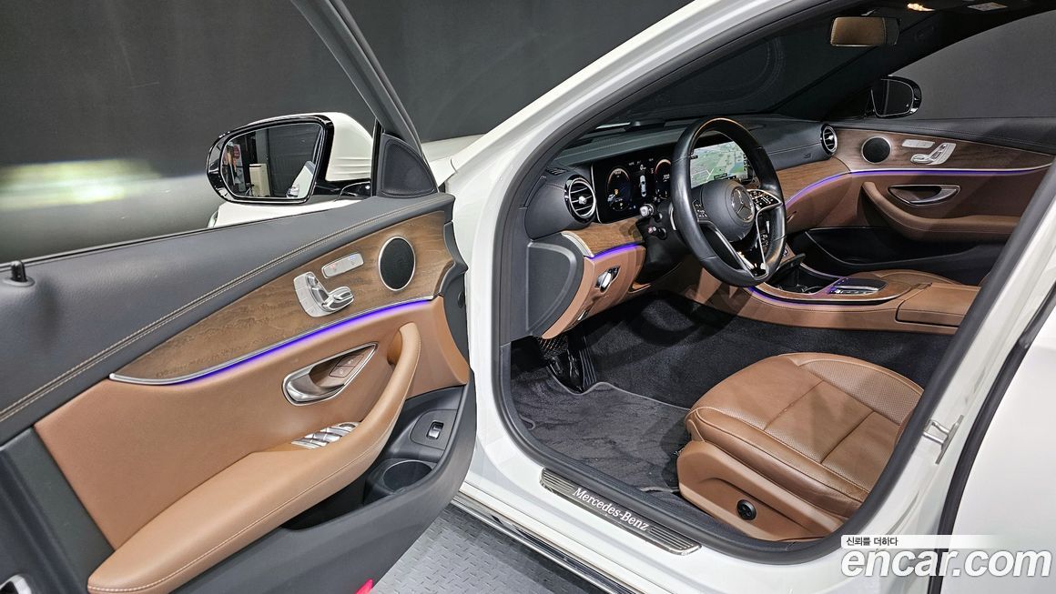 Mercedes-Benz E-Class 2022