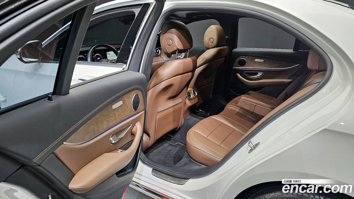 Mercedes-Benz E-Class 2022