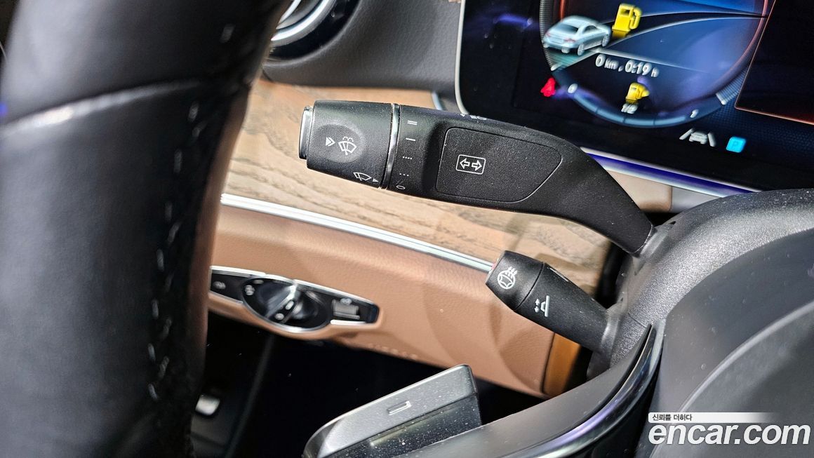 Mercedes-Benz E-Class 2022