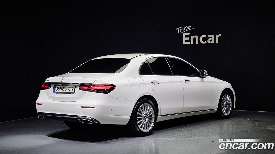 Mercedes-Benz E-Class 2022