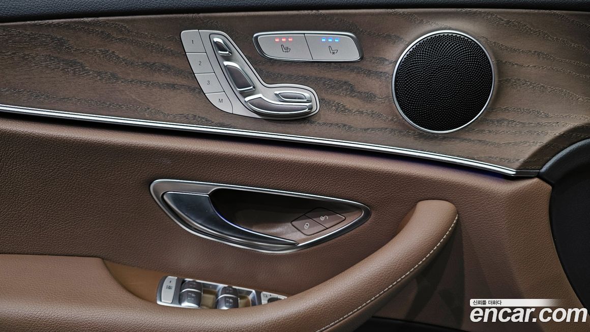 Mercedes-Benz E-Class 2022