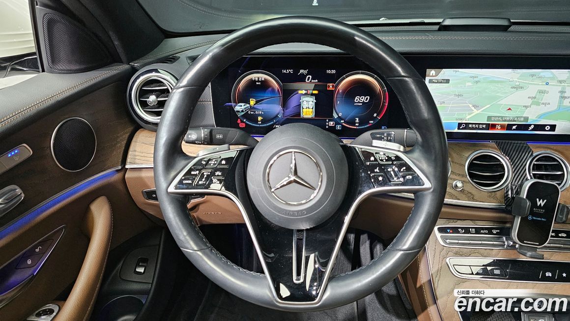 Mercedes-Benz E-Class 2022