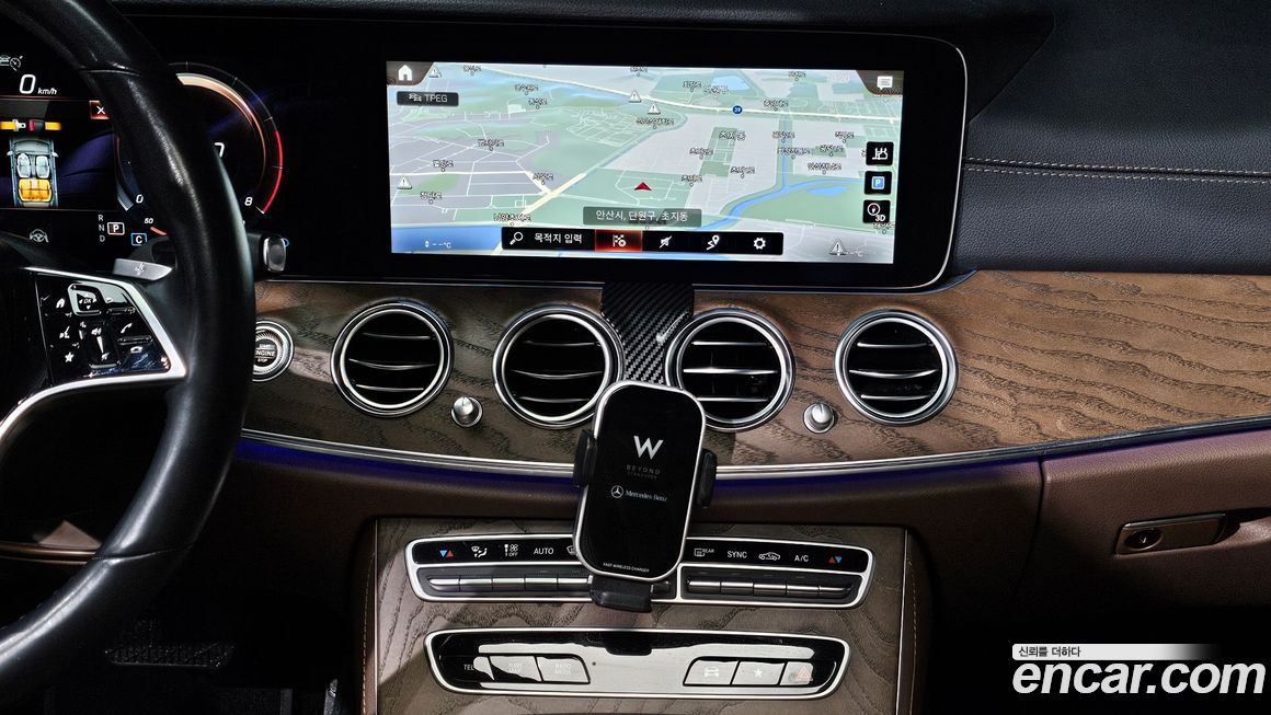 Mercedes-Benz E-Class 2022