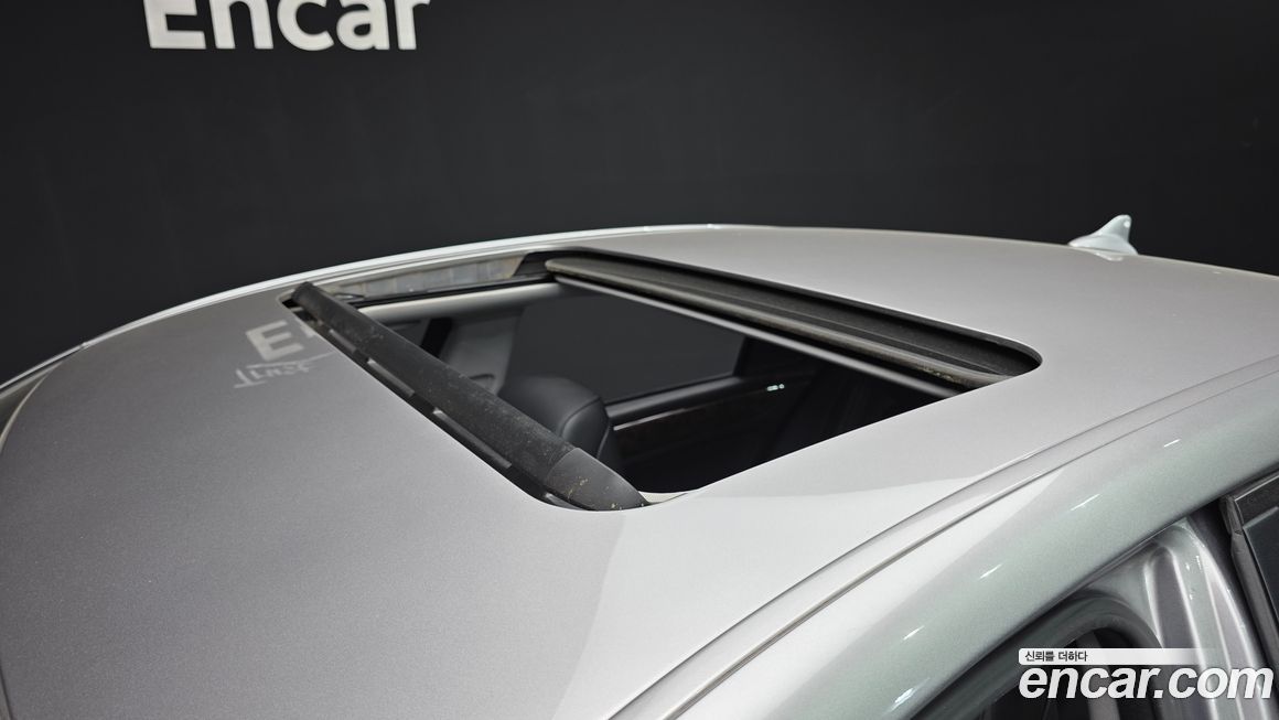 Hyundai Genesis 2010