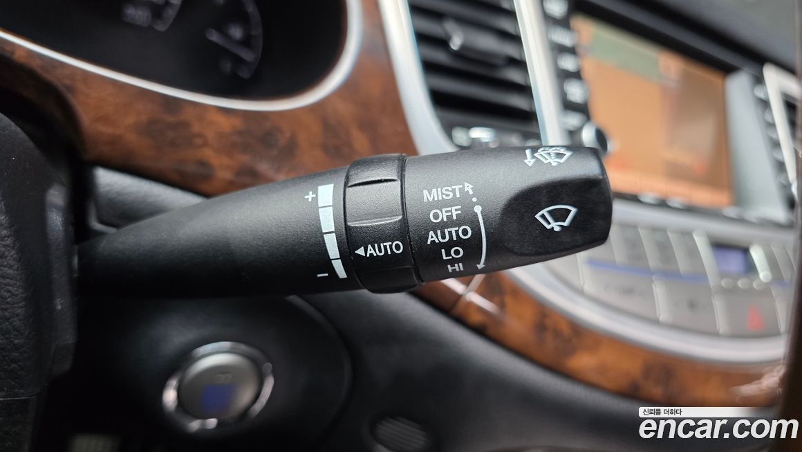 Hyundai Genesis 2010