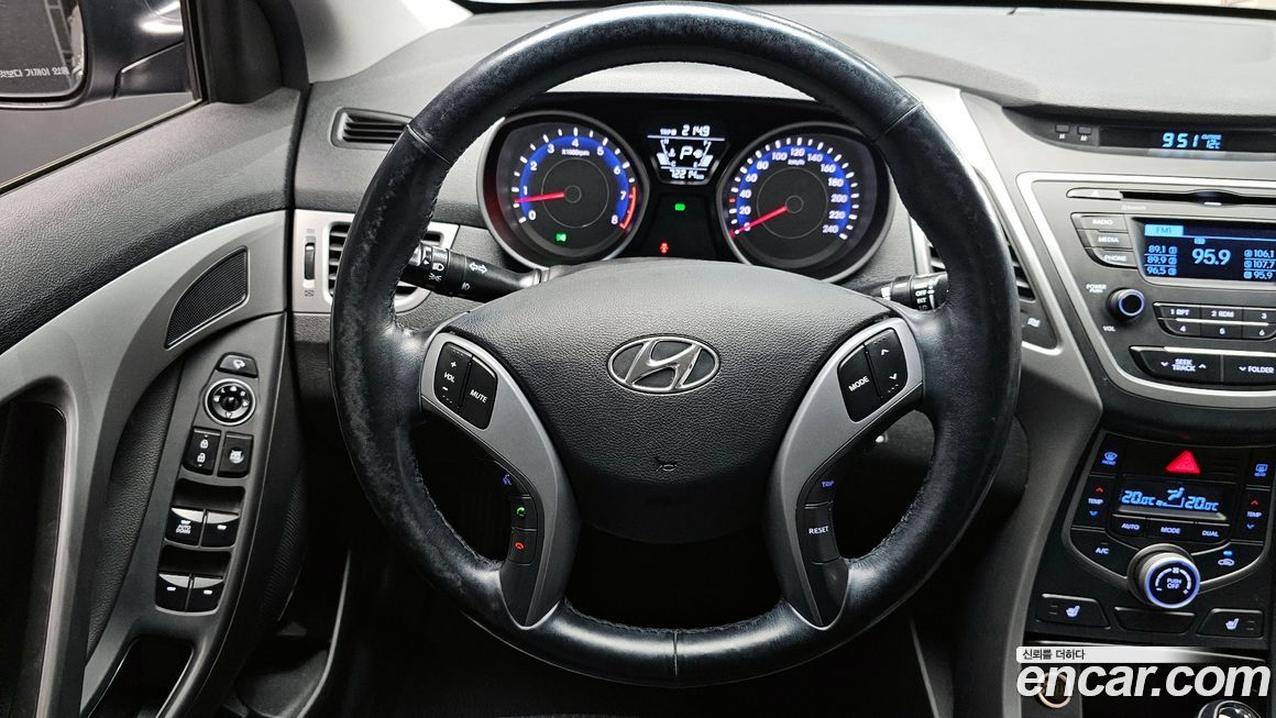 Hyundai AVANTE 2015