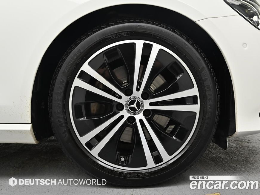 Mercedes-Benz E-Class 2021