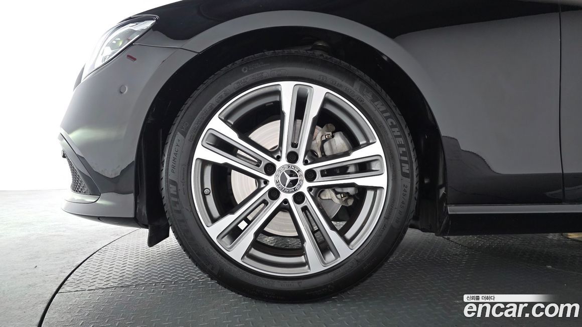 Mercedes-Benz E-Class 2023