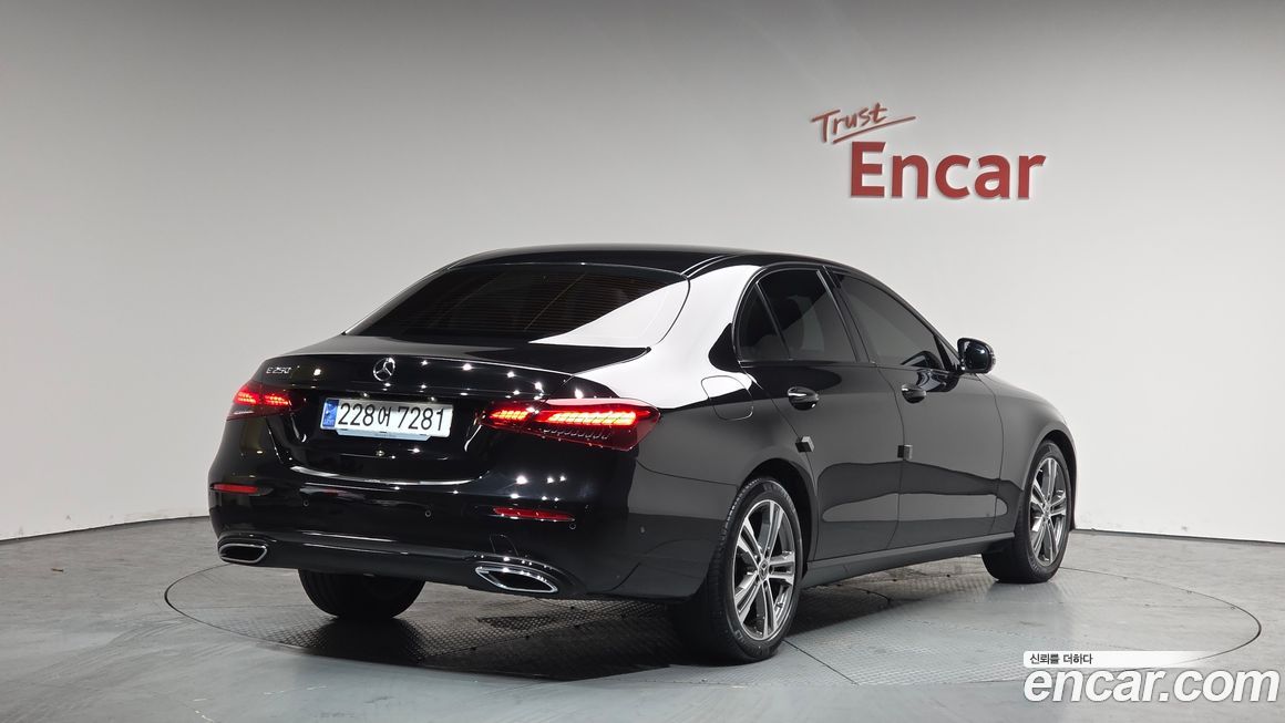 Mercedes-Benz E-Class 2023