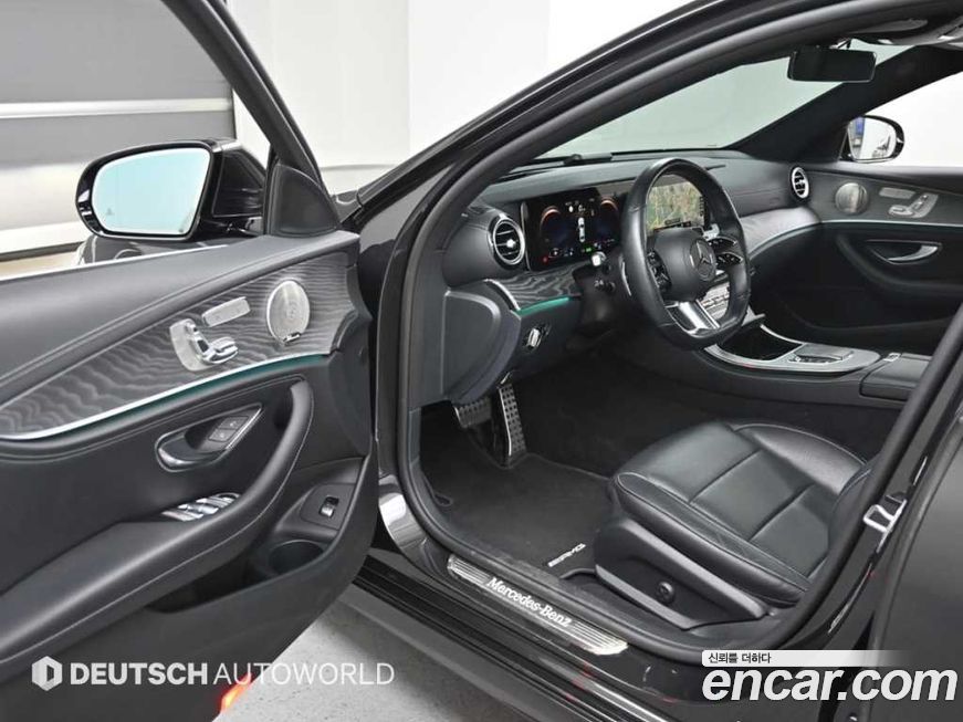 Mercedes-Benz E-Class 2022