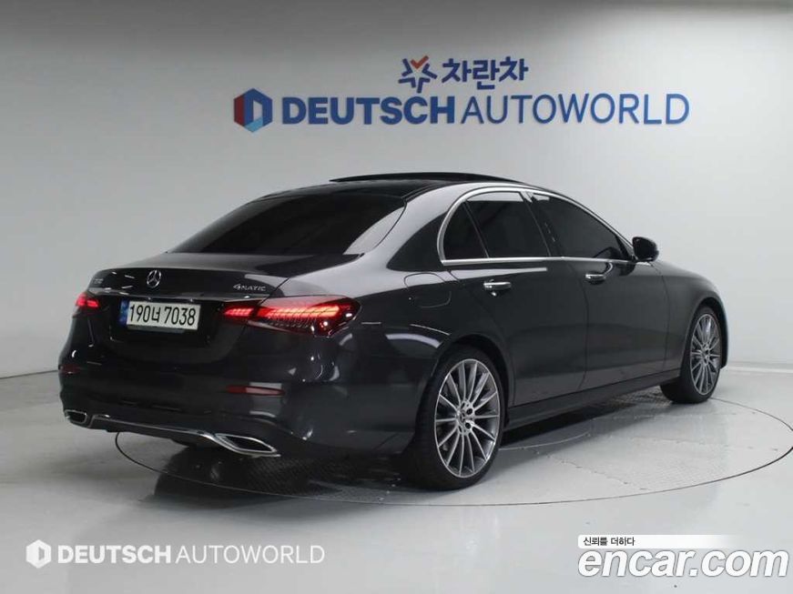 Mercedes-Benz E-Class 2022