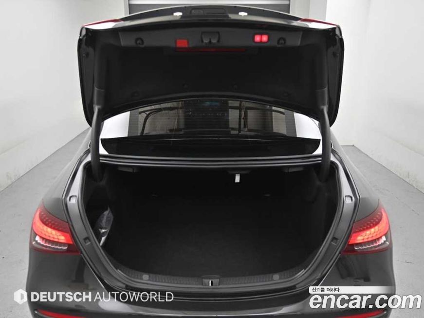 Mercedes-Benz E-Class 2022