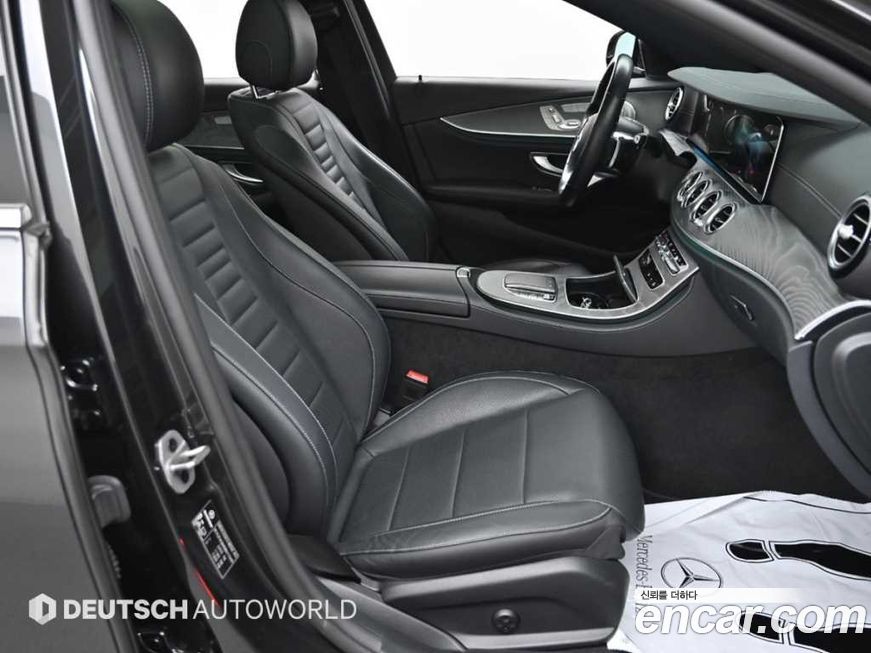 Mercedes-Benz E-Class 2022