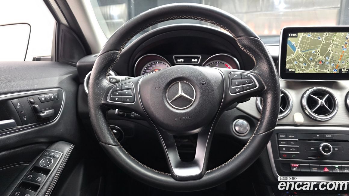 Mercedes-Benz GLA-Class 2016