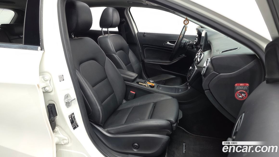 Mercedes-Benz GLA-Class 2016