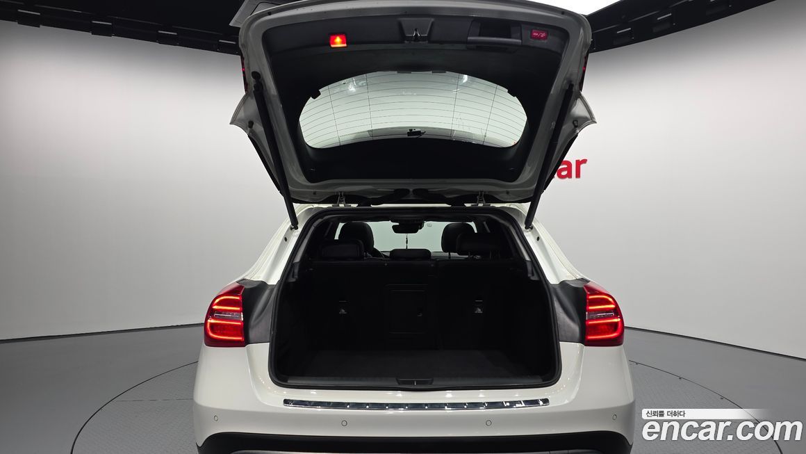 Mercedes-Benz GLA-Class 2016