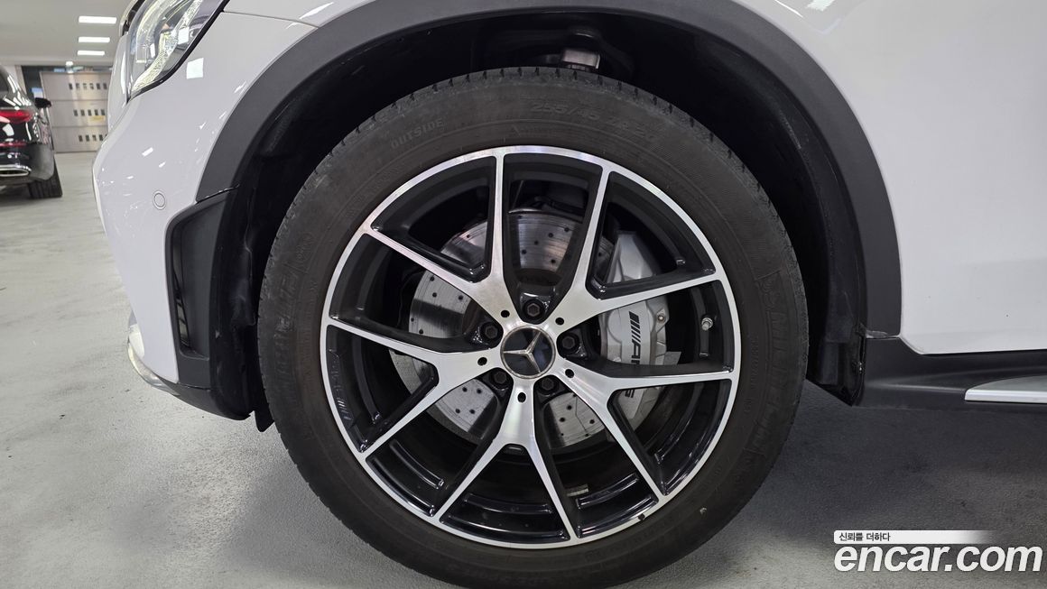 Mercedes-Benz GLC-Class 2023