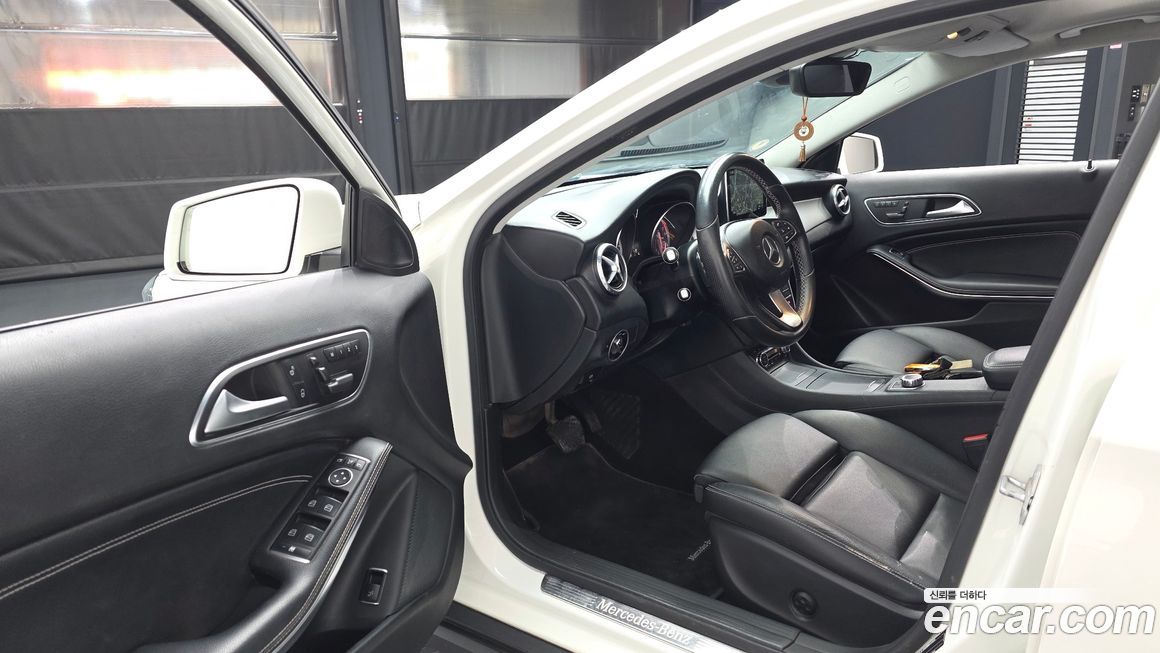 Mercedes-Benz GLA-Class 2016