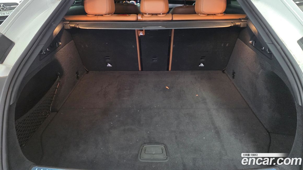 Mercedes-Benz GLC-Class 2023