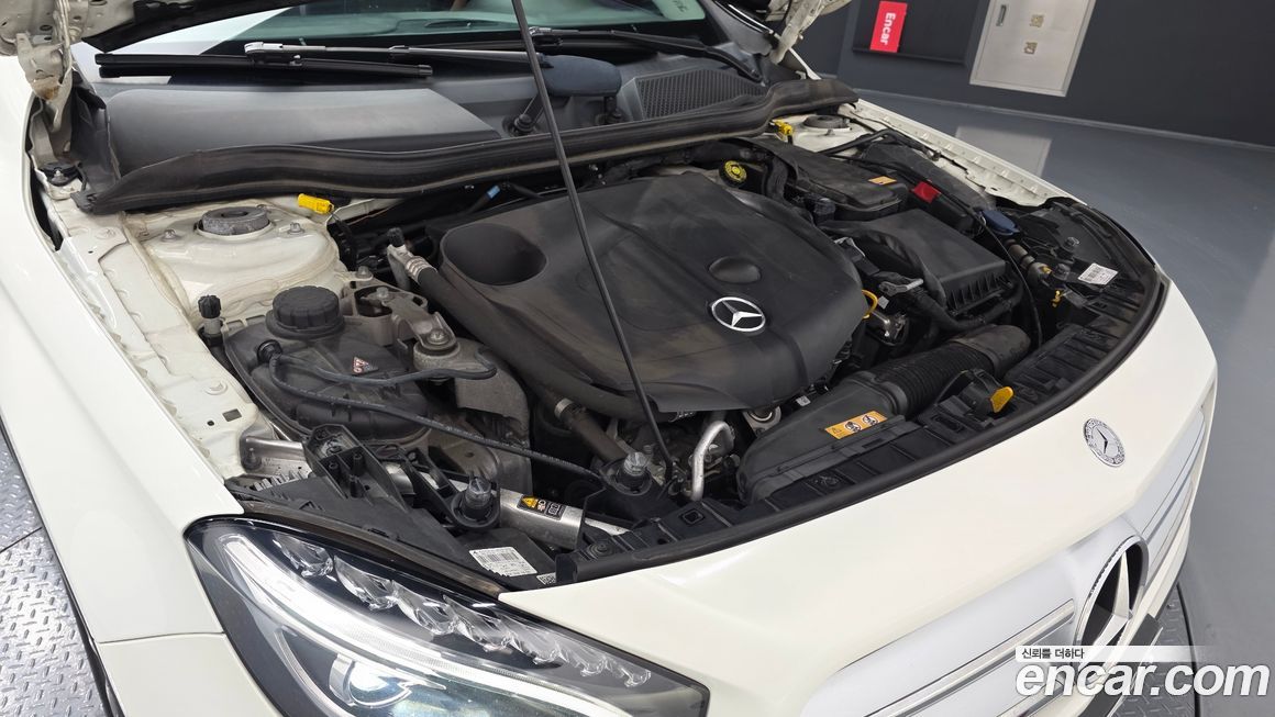 Mercedes-Benz GLA-Class 2016