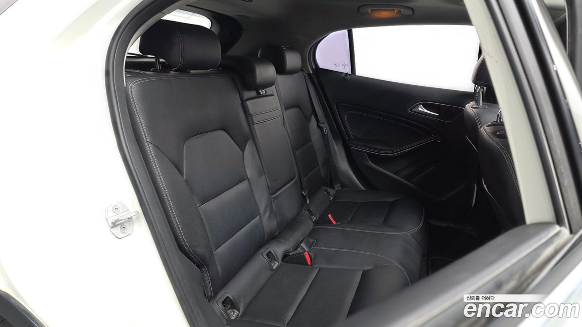 Mercedes-Benz GLA-Class 2016