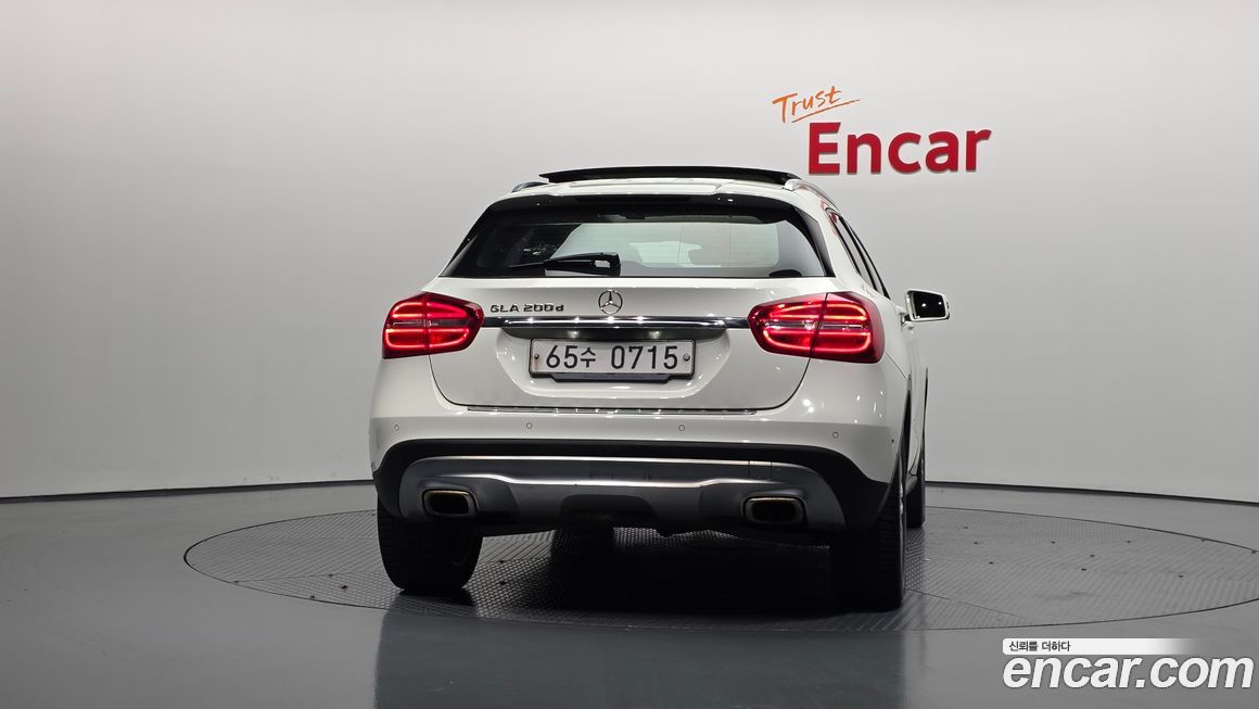 Mercedes-Benz GLA-Class 2016