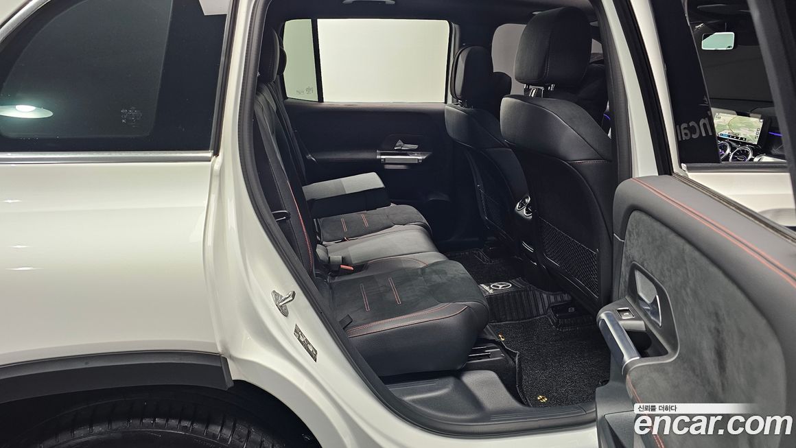 Mercedes-Benz GLB-Class 2023