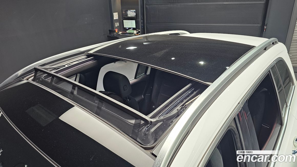 Mercedes-Benz GLB-Class 2023