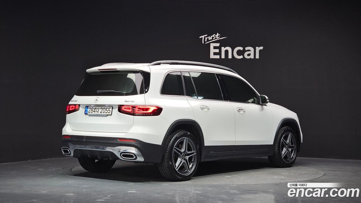 Mercedes-Benz GLB-Class 2023