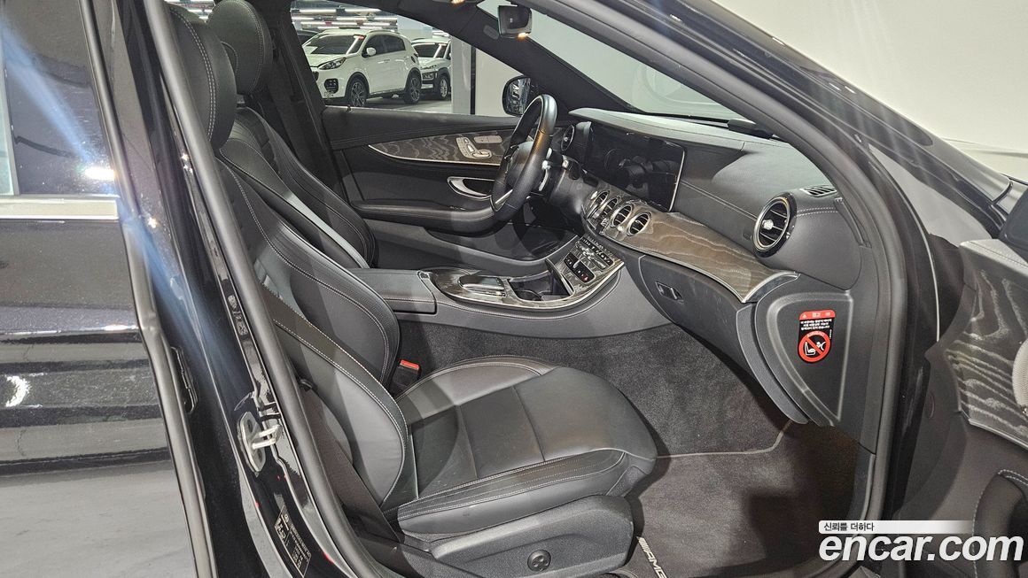Mercedes-Benz E-Class 2021