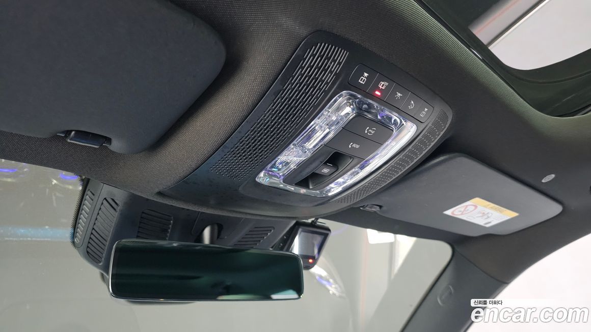 Mercedes-Benz GLB-Class 2023