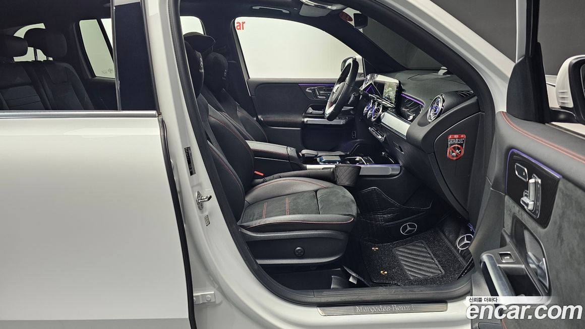 Mercedes-Benz GLB-Class 2023