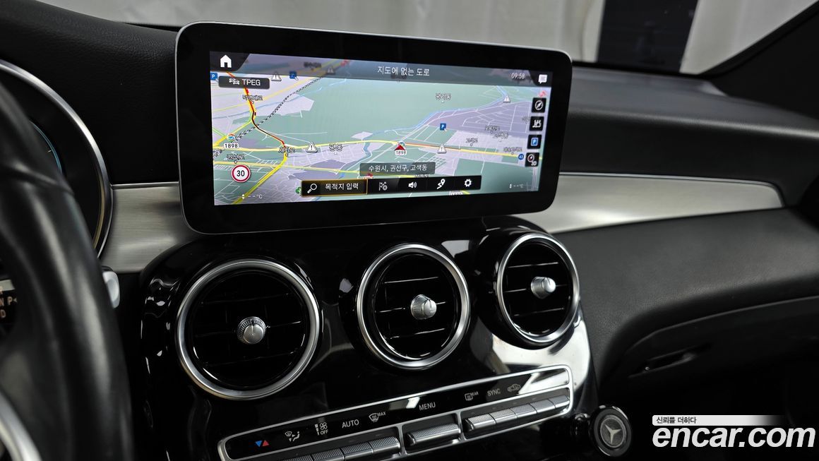 Mercedes-Benz GLC-Class 2021