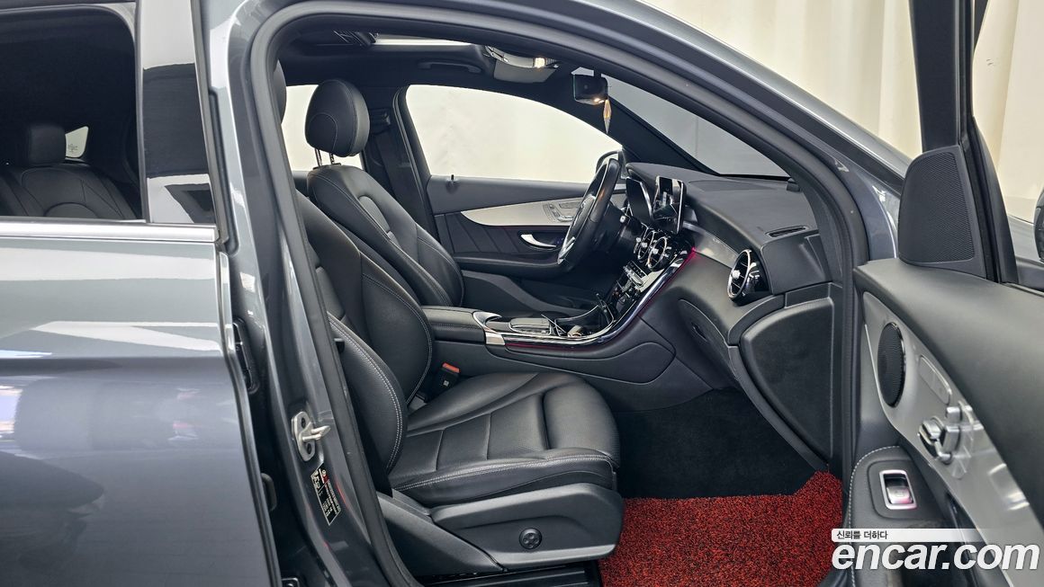 Mercedes-Benz GLC-Class 2021