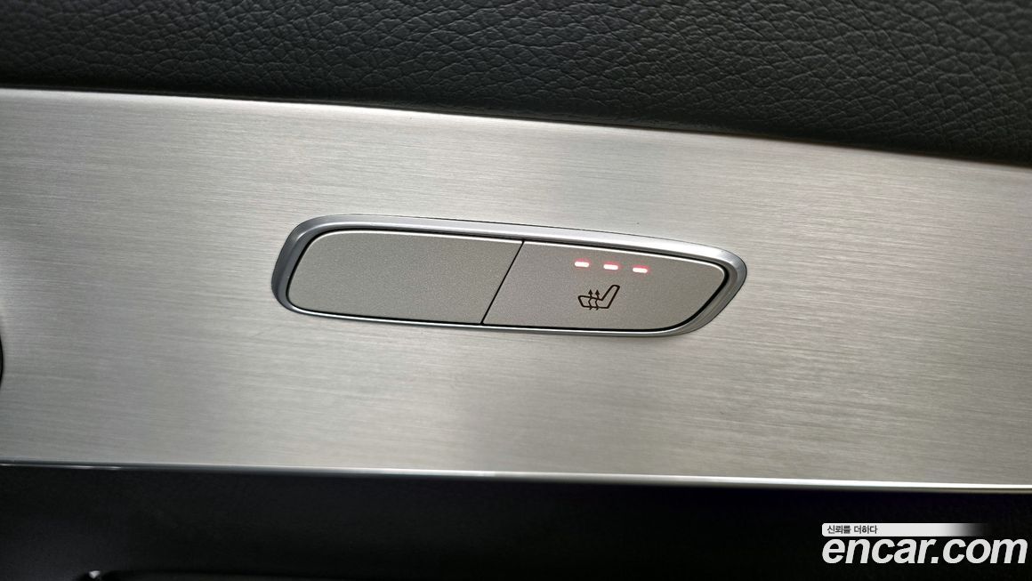 Mercedes-Benz GLC-Class 2021