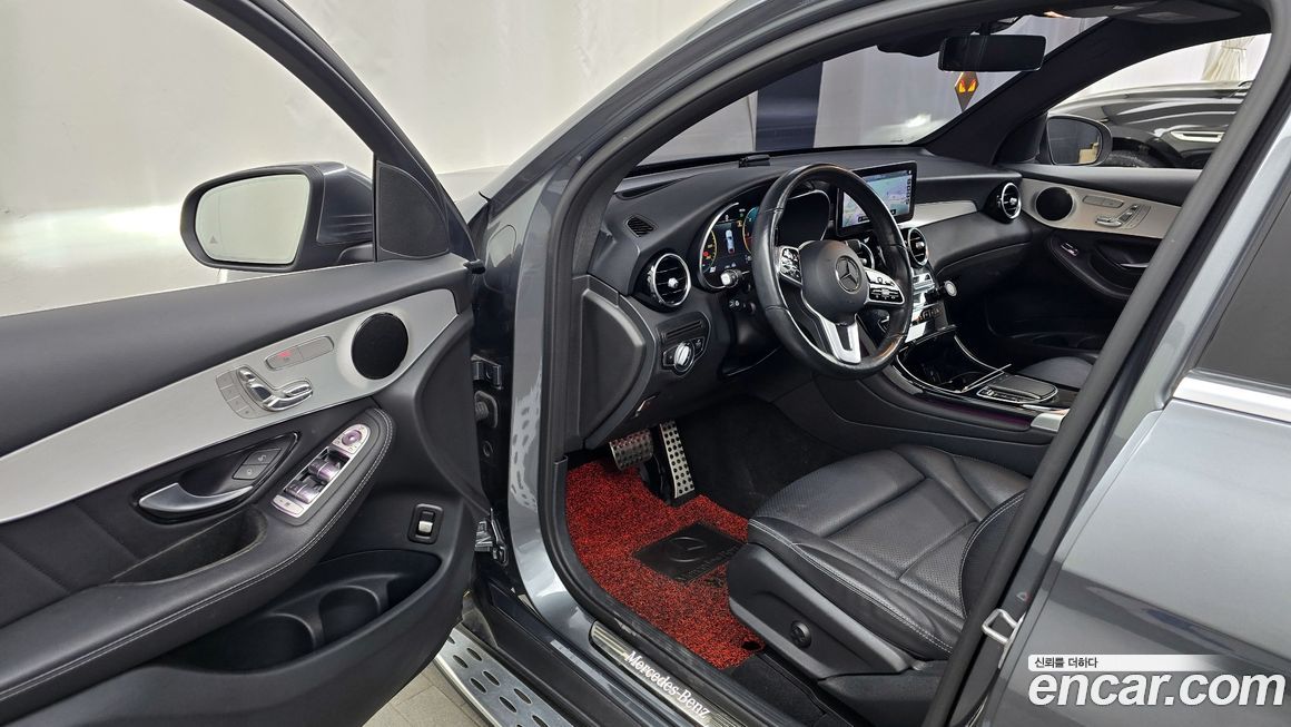 Mercedes-Benz GLC-Class 2021