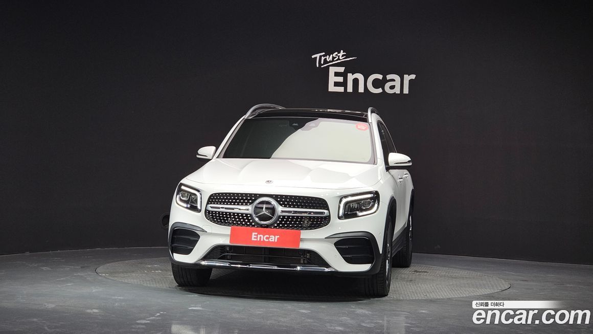 Mercedes-Benz GLB-Class 2023